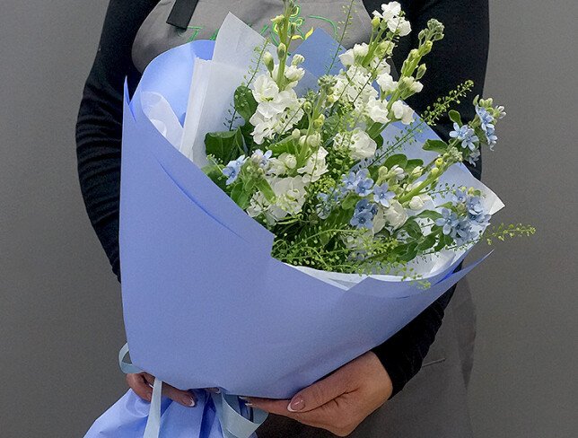 Buchet din matthiola albe si oxypetalum foto