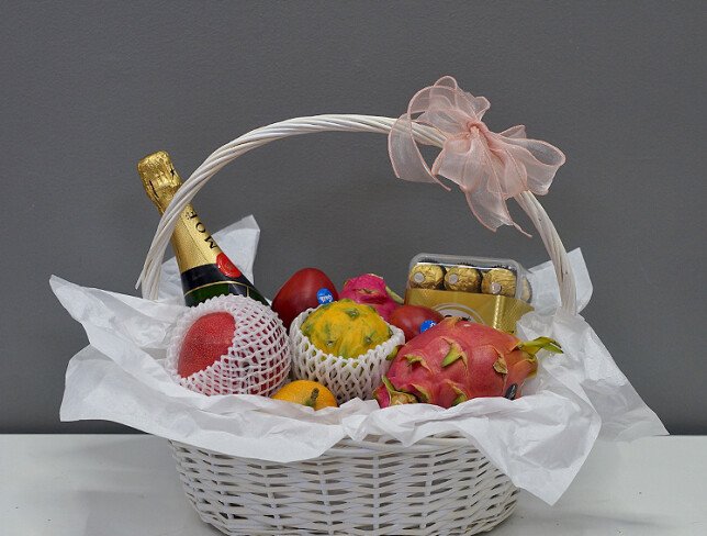 Basket with exotic fruits, chocolates and Moët & Chandon Impérial Brut champagne 0.75 L (pre-order, 24 hours) photo