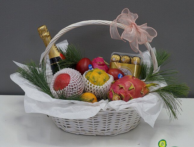 New Year basket with exotic fruits, chocolates and Moët & Chandon Impérial Brut champagne 0.75 L (pre-order, 24 hours) photo
