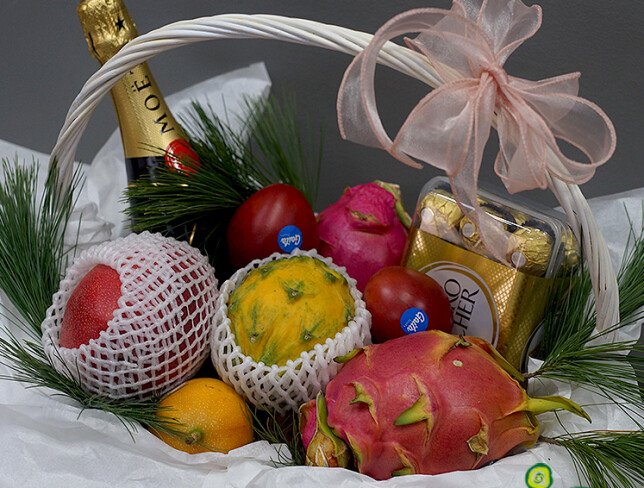 New Year basket with exotic fruits, chocolates and Moët & Chandon Impérial Brut champagne 0.75 L (pre-order, 24 hours) photo