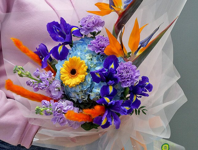 Buchet din strelitzia, hortensie si irisi „Accent exotic” — foto 4