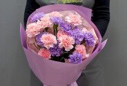 Bouquet of pink and purple dianthus — photo 1