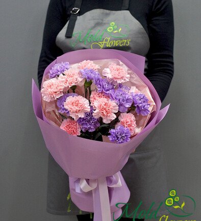 Bouquet of pink and purple dianthus photo 394x433