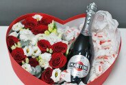 Heart-shaped Box with Red Roses and Asti Martini — photo 3