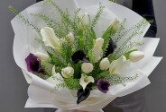 Buchet cu lalele albe si cale — foto 2