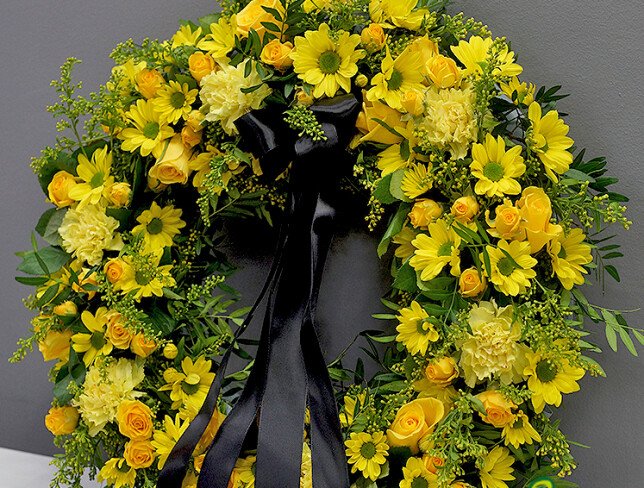 Funeral wreath with yellow roses, chrysanthemums, and carnations (d=46) photo