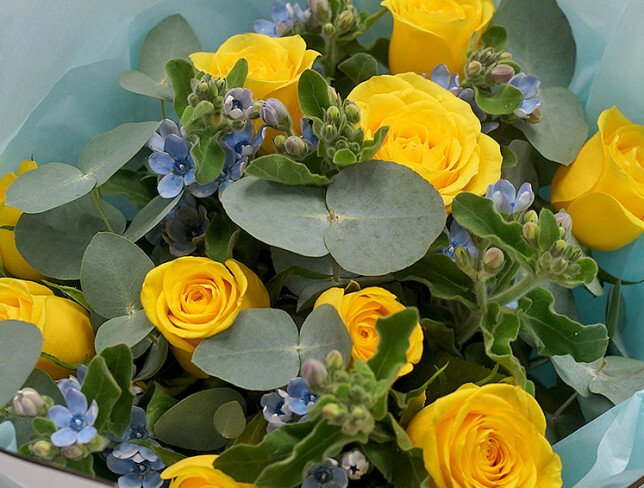 Buchet din trandafiri galbeni si oxypetalum — foto 2