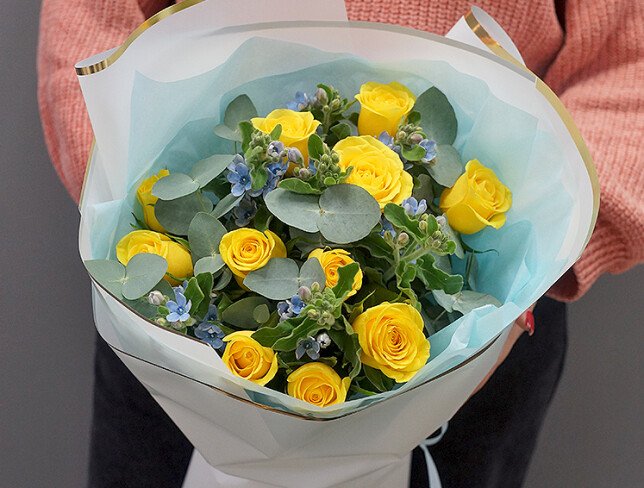 Buchet din trandafiri galbeni si oxypetalum — foto 4