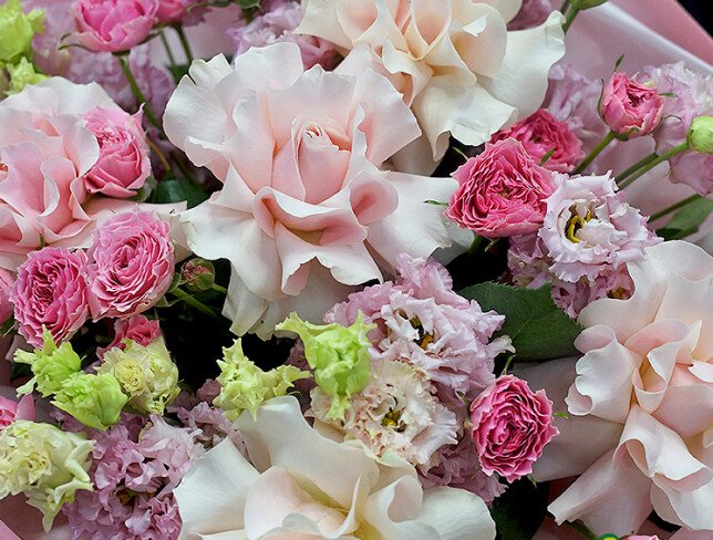 Buchet din trandafiri roz si eustoma „Pauza roz” foto