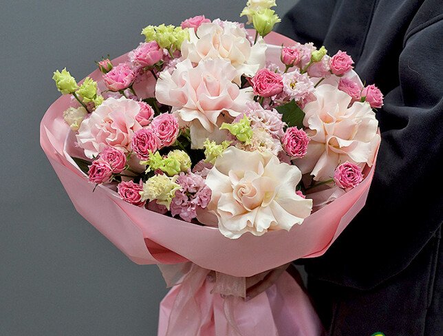 Buchet din trandafiri roz si eustoma „Pauza roz” foto