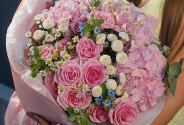 Bouquet of pink hydrangeas, roses, white chrysanthemums and daisies — photo 3