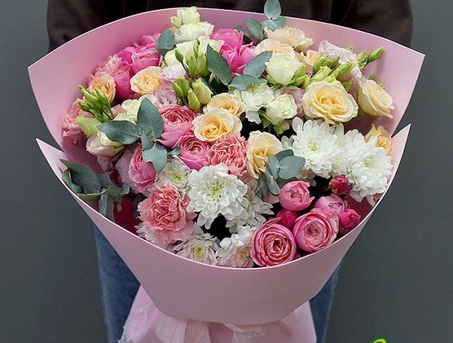 Buchet din crizanteme, garoafe, trandafiri si eustoma foto