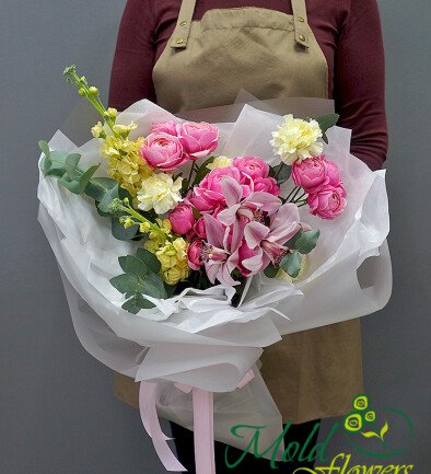 Bouquet of peony-type roses, matthiolas, carnations and orchids photo 394x433