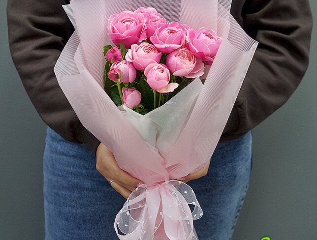 Buchet compliment din trandafiri de tip bujor Silva Pink foto
