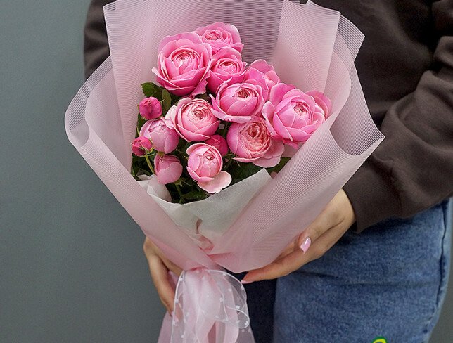 Buchet compliment din trandafiri de tip bujor Silva Pink foto