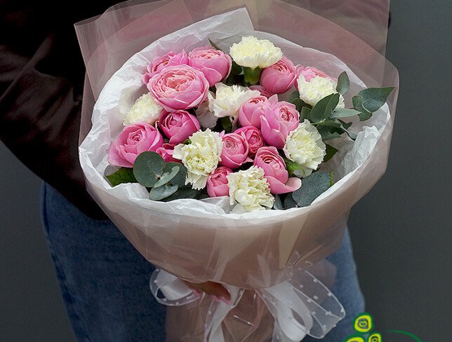 Buchet din trandafiri Silva Pink si dianthuse albe foto