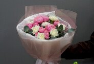 Buchet din trandafiri Silva Pink si dianthuse albe — foto 1