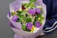 Bouquet of carnations, freesias and chamomile “Field Accent” — photo 2