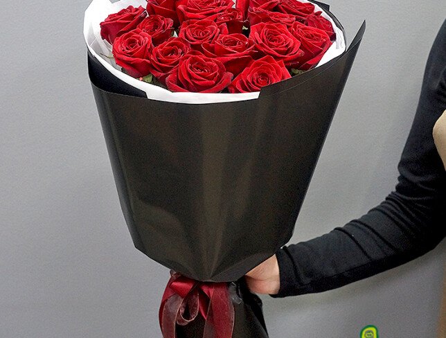 Buchet din 17 trandafiri rosii 70 cm — foto 4