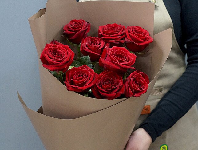 Bouquet of 9 red roses 70 cm — photo 4