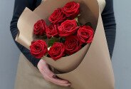 Bouquet of 9 red roses 70 cm — photo 1