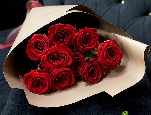 Bouquet of 9 red roses 70 cm — photo 3