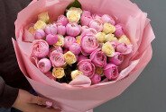 Bouquet of cream spray roses Sofia and peony-style roses Silva Pink — photo 4