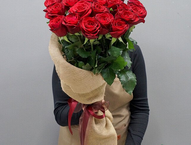Buchet din 19 trandafiri rosii de 80 cm foto
