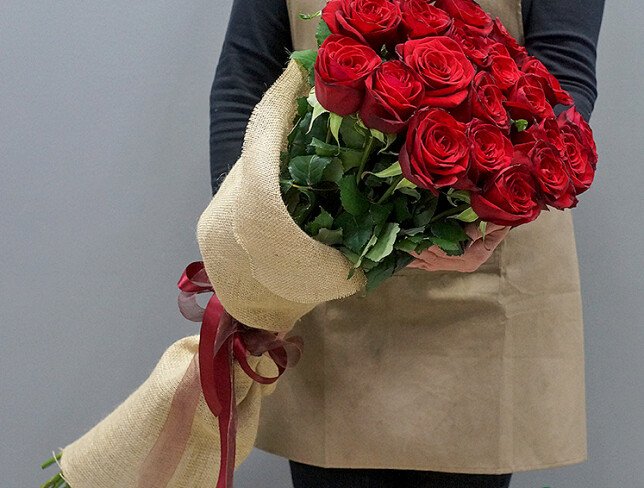 Buchet din 19 trandafiri rosii de 80 cm foto