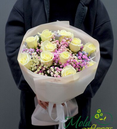 Bouquet of white roses and colored gypsophila photo 394x433