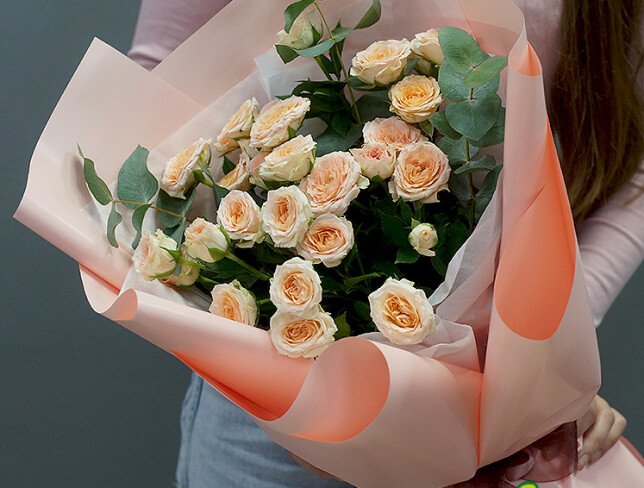 Bouquet of spray roses “Sofia” with eucalyptus photo