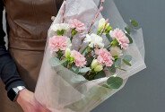 Bouquet of dianthus, freesia and willow branches — photo 4