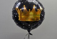 Black foil balloon with helium with crown — photo 1