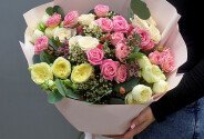 Buchet din trandafiri de tufa si waxflower „Romantica diminetii” — foto 1