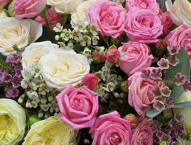 Buchet din trandafiri de tufa si waxflower „Romantica diminetii” — foto 2