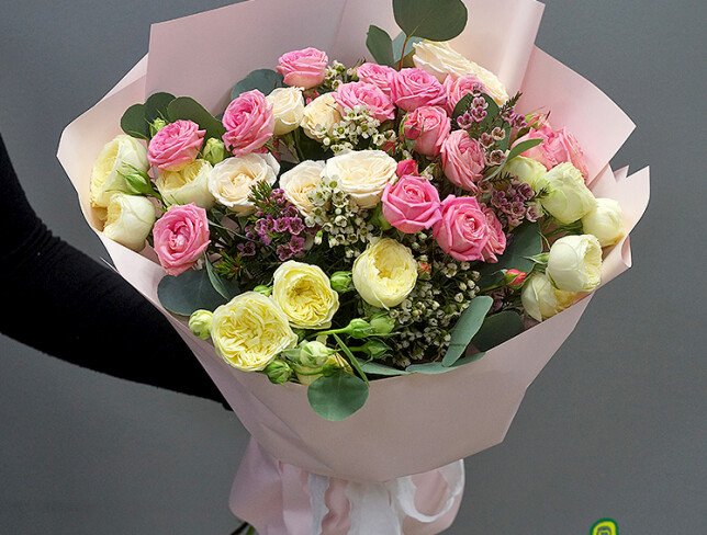 Buchet din trandafiri de tufa si waxflower „Romantica diminetii” — foto 3