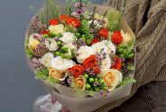 Buchet din trandafiri crem si portocalii si waxflower "Melodia florilor" — foto 1
