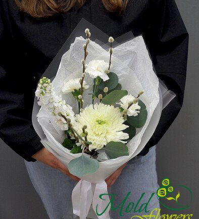 Buchet din crizantema alba sferica, matthiola si dianthus foto 394x433