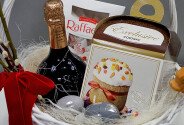 Пасхальная корзина с игристым вином Cuvee de Purcari, Raffaello 230 г и пасхой „Exclusive” — фото 2