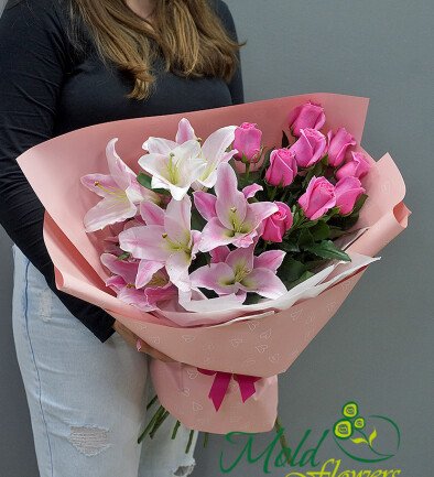 Bouquet with pink roses and lilies photo 394x433