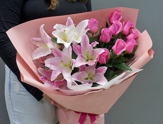 Bouquet with pink roses and lilies photo