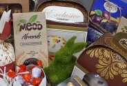 Easter basket with wine Cricova Pastoral, sweets, and panettone — photo 3