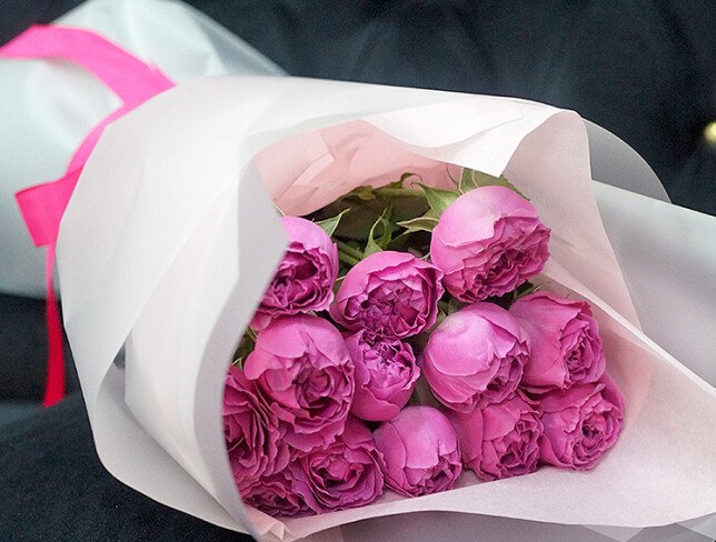 Buchet din 5 trandafiri roz de tip bujor spray „Misty Bubbles” foto