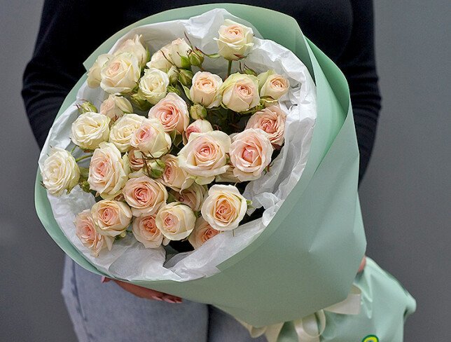 Bouquet of 7 spray roses “Sofia” 60 cm — photo 2