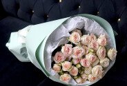 Bouquet of 7 spray roses “Sofia” 60 cm — photo 4