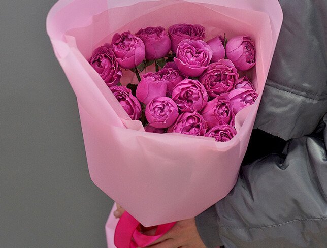 Buchet din 7 trandafiri roz de tip bujor spray „Misty Bubbles” foto