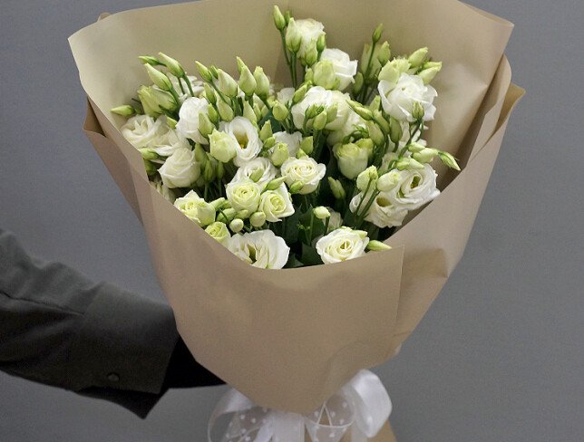 Buchet din eustoma alba „Pasiune” foto