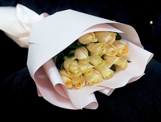 Buchet din 15 trandafiri crem 40 cm foto