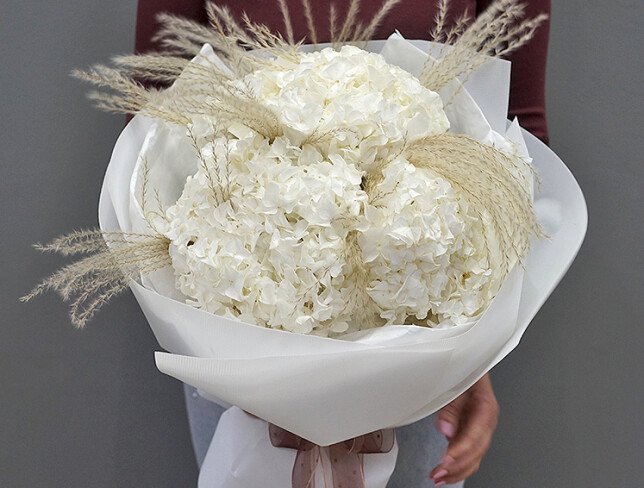Buchet din 3 hortensii albe foto