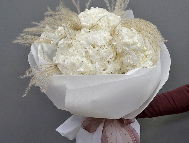 Buchet din 3 hortensii albe foto